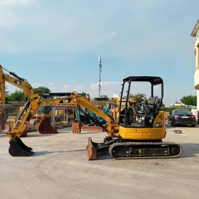      Cat 303.5E2CR *  *   * 