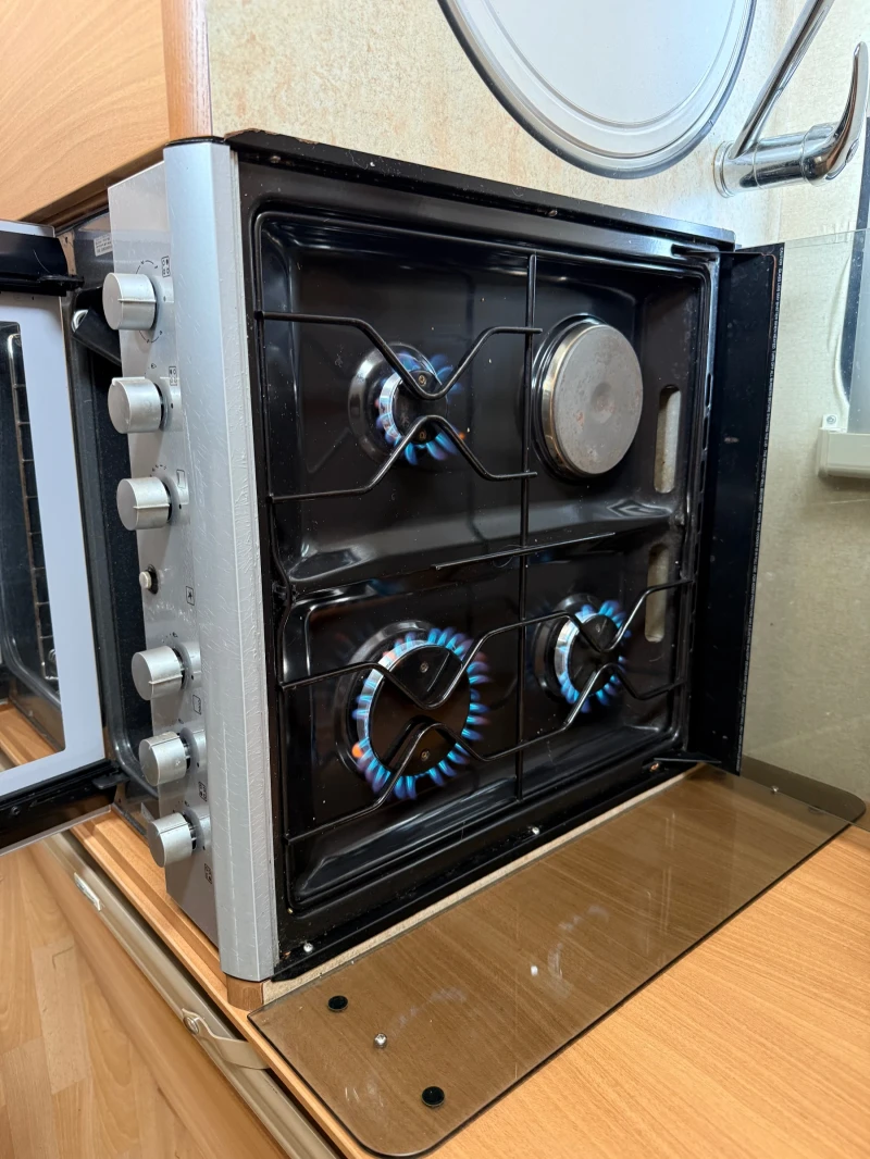 Каравана Swift CHARISMA СПАЛНЯ , снимка 10 - Каравани и кемпери - 52965173