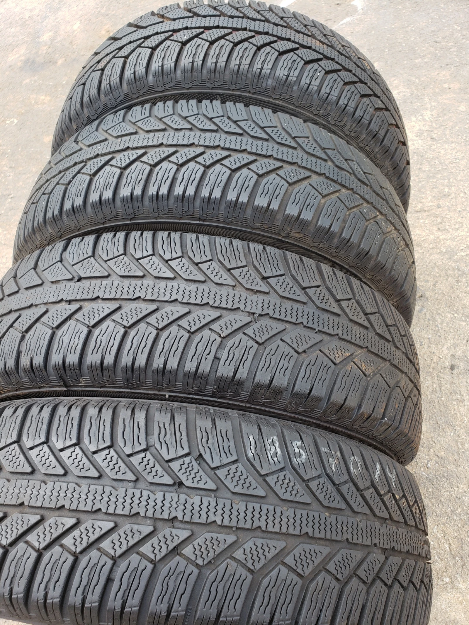Гуми Зимни 185/70R14, снимка 3 - Гуми и джанти - 56056664