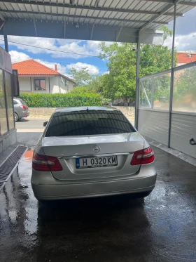 Mercedes-Benz E 220, снимка 3