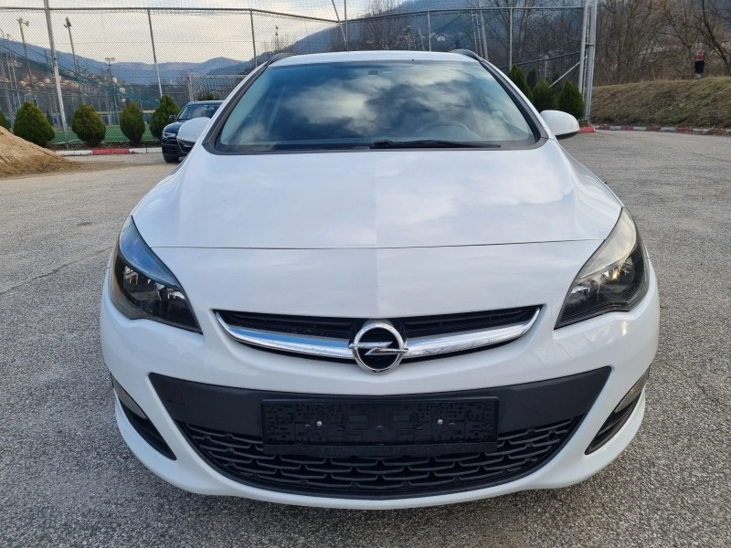 Opel Astra 1.6 ECOFLEX, снимка 9 - Автомобили и джипове - 44216330