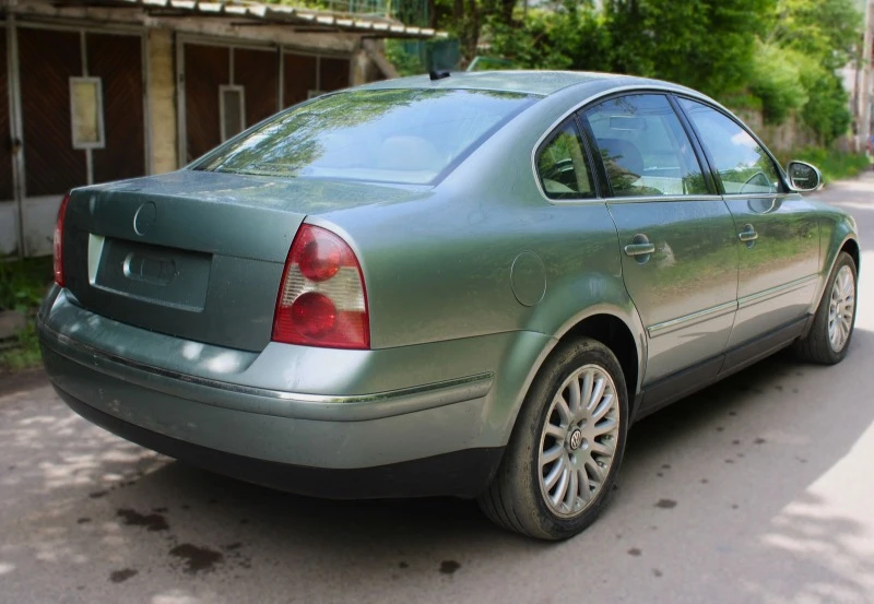 VW Passat, снимка 10 - Автомобили и джипове - 45920626