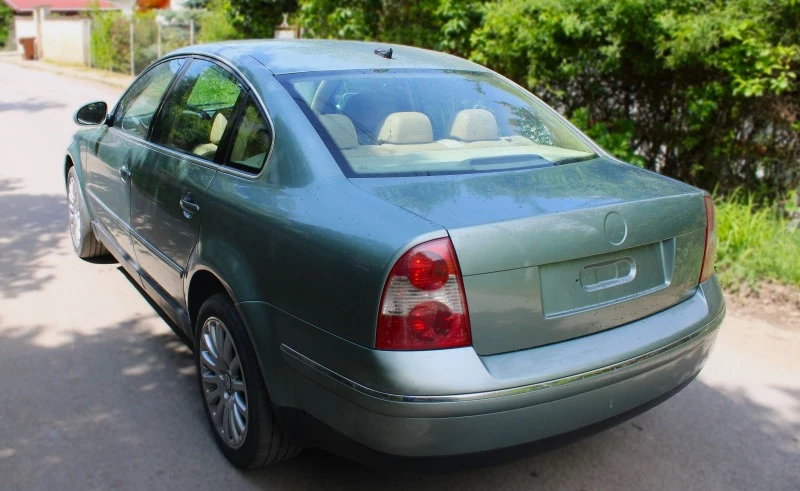 VW Passat, снимка 11 - Автомобили и джипове - 45920626