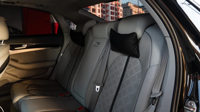 Audi S8 4.0 TFSI MATRIX/CARBON/MASSAGE/360/PANO, снимка 12 - Автомобили и джипове - 53140594