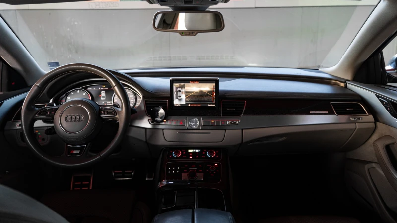 Audi S8 4.0 TFSI MATRIX/CARBON/MASSAGE/360/PANO, снимка 13 - Автомобили и джипове - 53140594