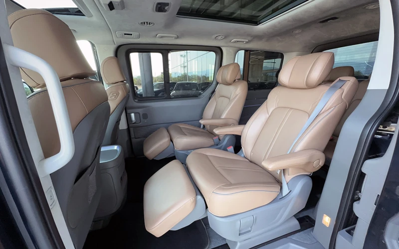 Hyundai Staria Lux 2.2 HITRAC, снимка 7 - Автомобили и джипове - 51273301