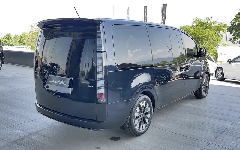 Hyundai Staria Lux 2.2 HITRAC, снимка 4 - Автомобили и джипове - 51273301