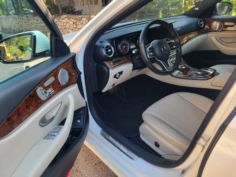 Mercedes-Benz E 300 4 Matic, снимка 5 - Автомобили и джипове - 52650050