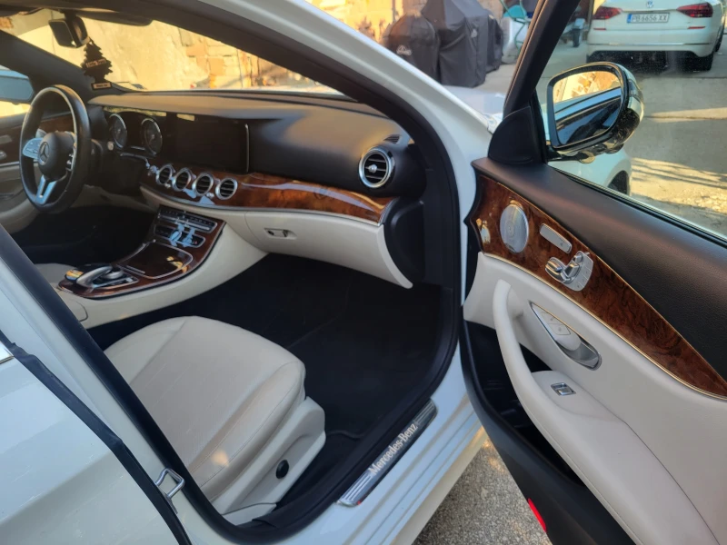 Mercedes-Benz E 300 4 Matic, снимка 6 - Автомобили и джипове - 52650050