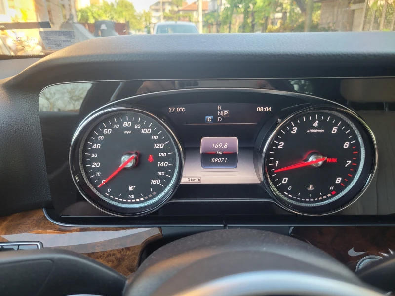Mercedes-Benz E 300 4 Matic, снимка 9 - Автомобили и джипове - 52650050