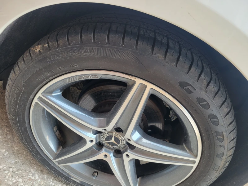 Mercedes-Benz E 300 4 Matic, снимка 12 - Автомобили и джипове - 52650050