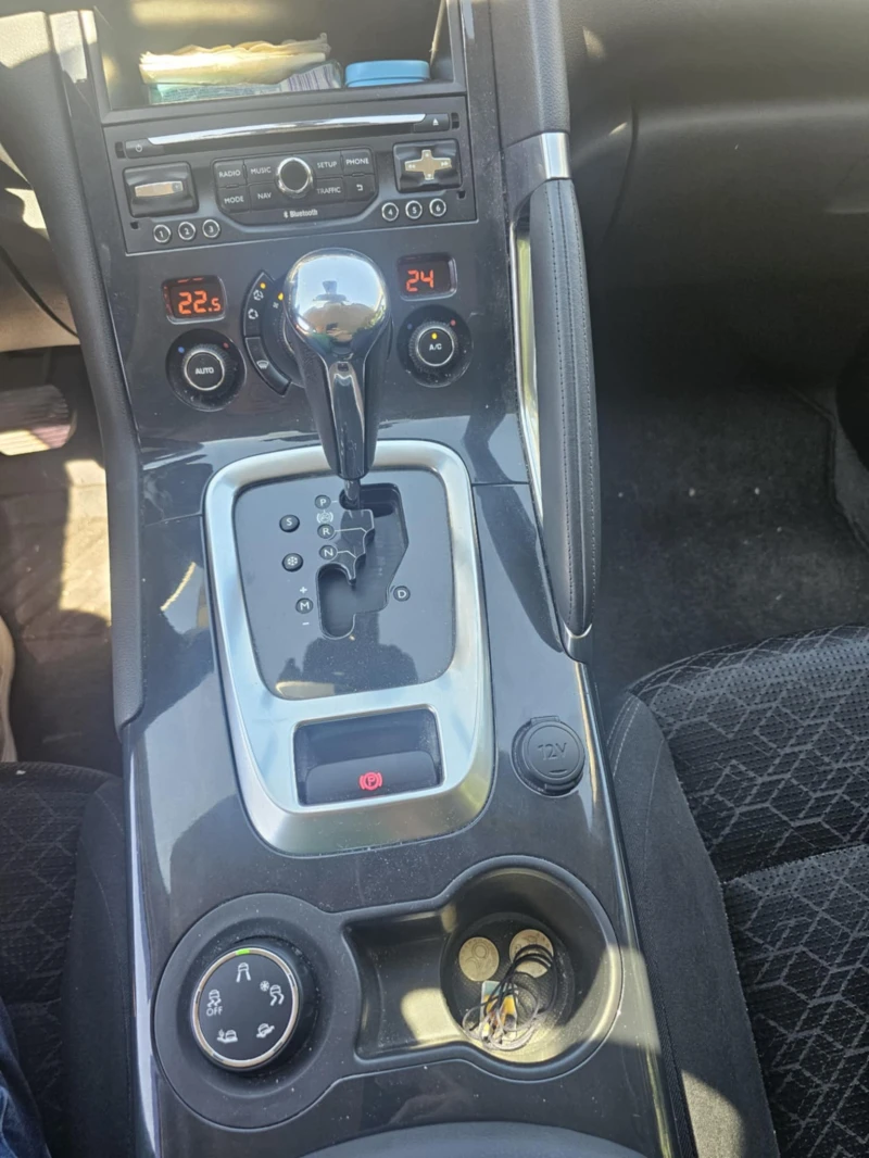 Peugeot 3008 1.6 Blue-HDi, снимка 8 - Автомобили и джипове - 52998400