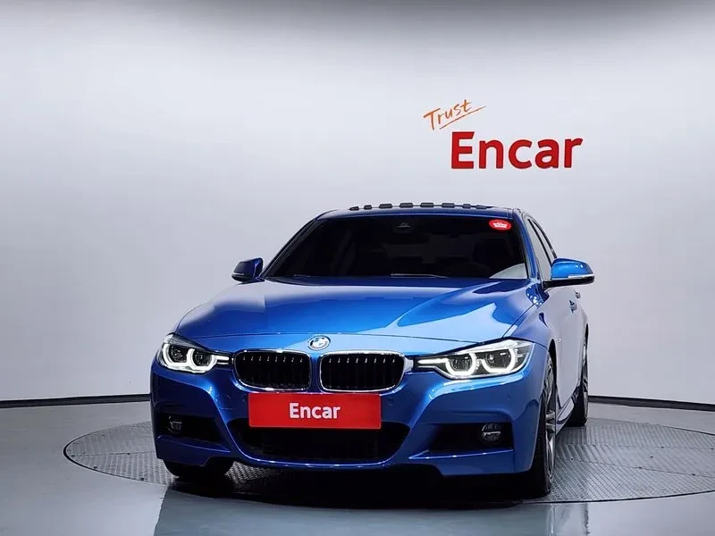 BMW 320 i - САМО 30% АВАНС, снимка 3 - Автомобили и джипове - 56304456