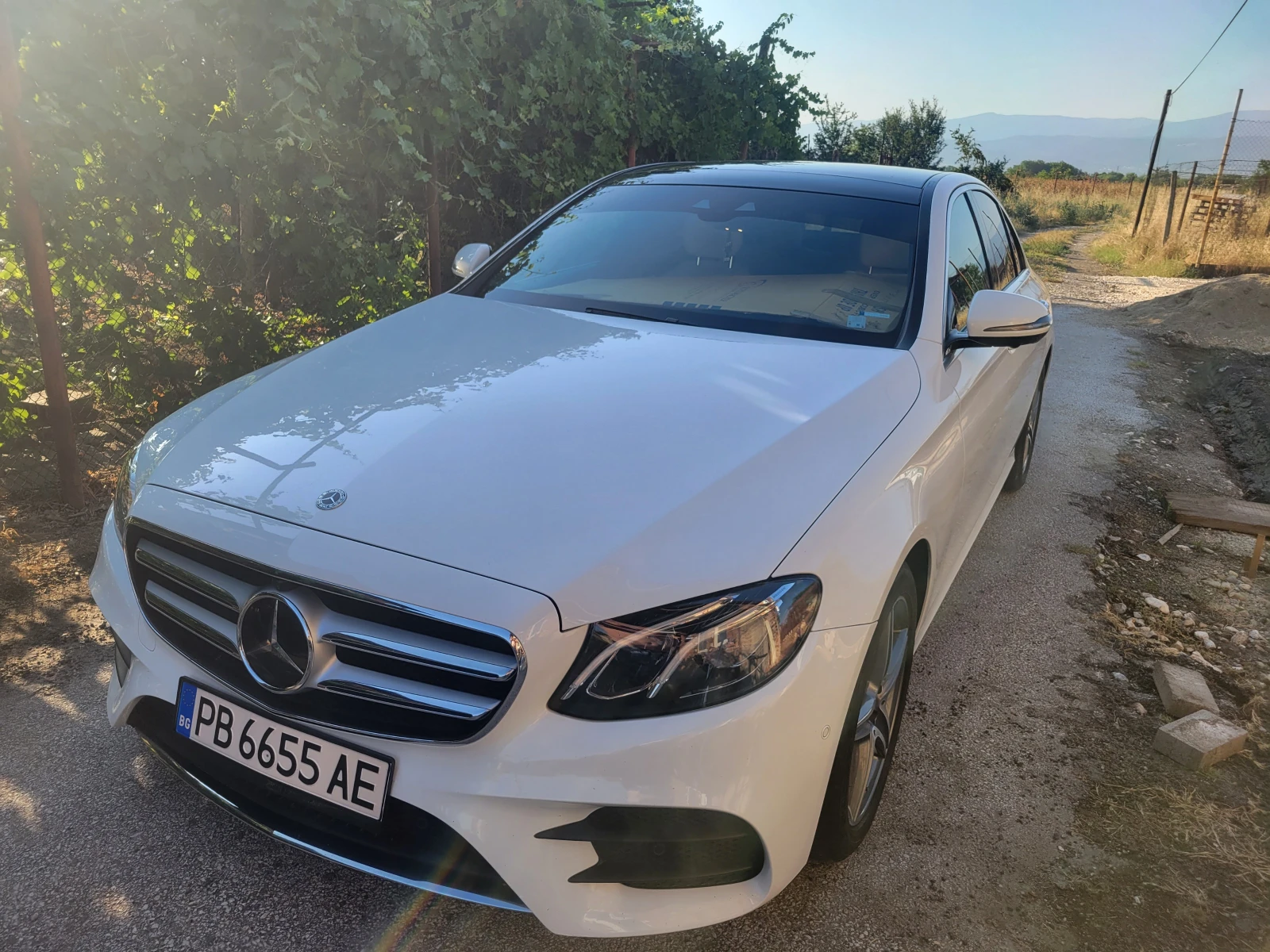 Mercedes-Benz E 300 4 Matic, снимка 1