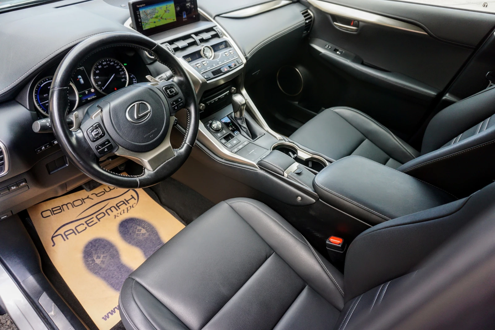Lexus NX 300h 2.5i CVT 4WD PREMIUM  - изображение 8