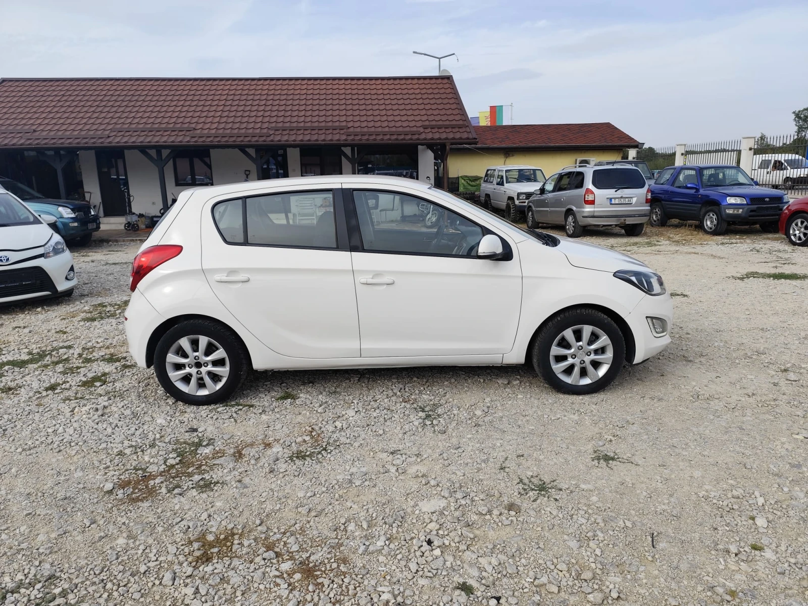 Hyundai I20 1.2 бензин Газ - изображение 4