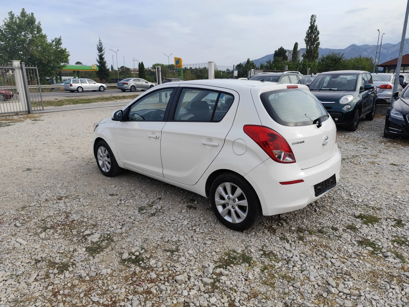 Hyundai I20 1.2 бензин Газ - изображение 8