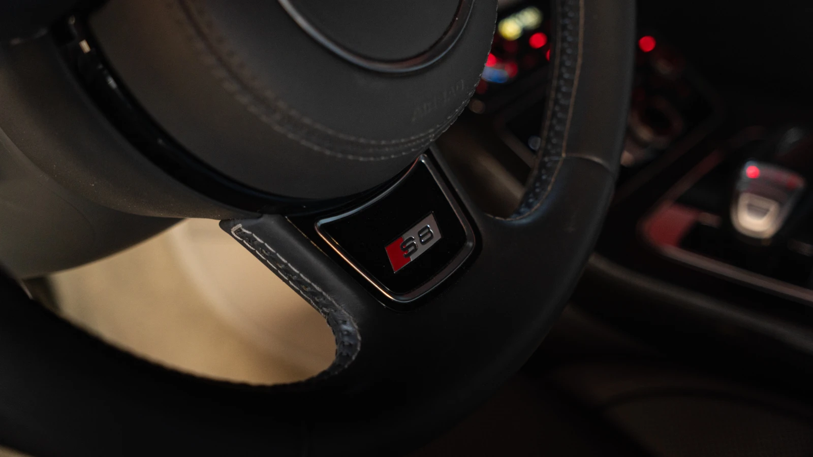 Audi S8 4.0 TFSI MATRIX/CARBON/MASSAGE/360/PANO - изображение 8