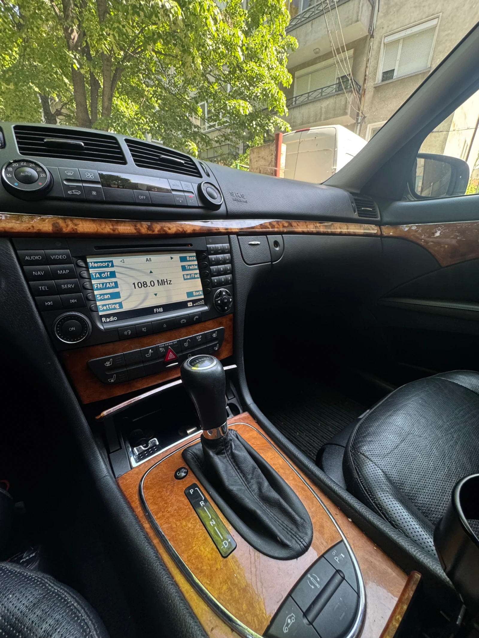 Mercedes-Benz E 350  - изображение 10