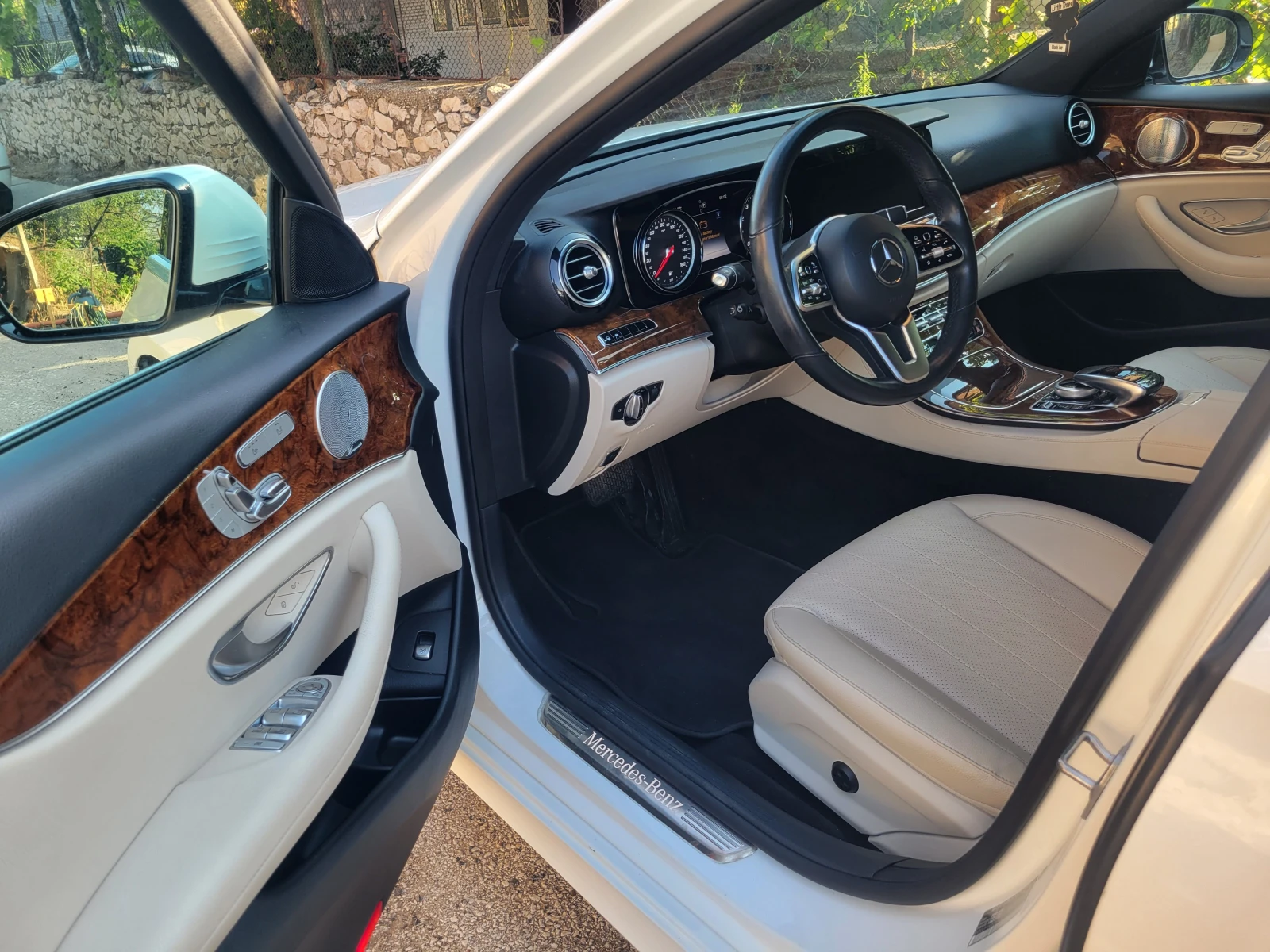 Mercedes-Benz E 300 4 Matic - изображение 5