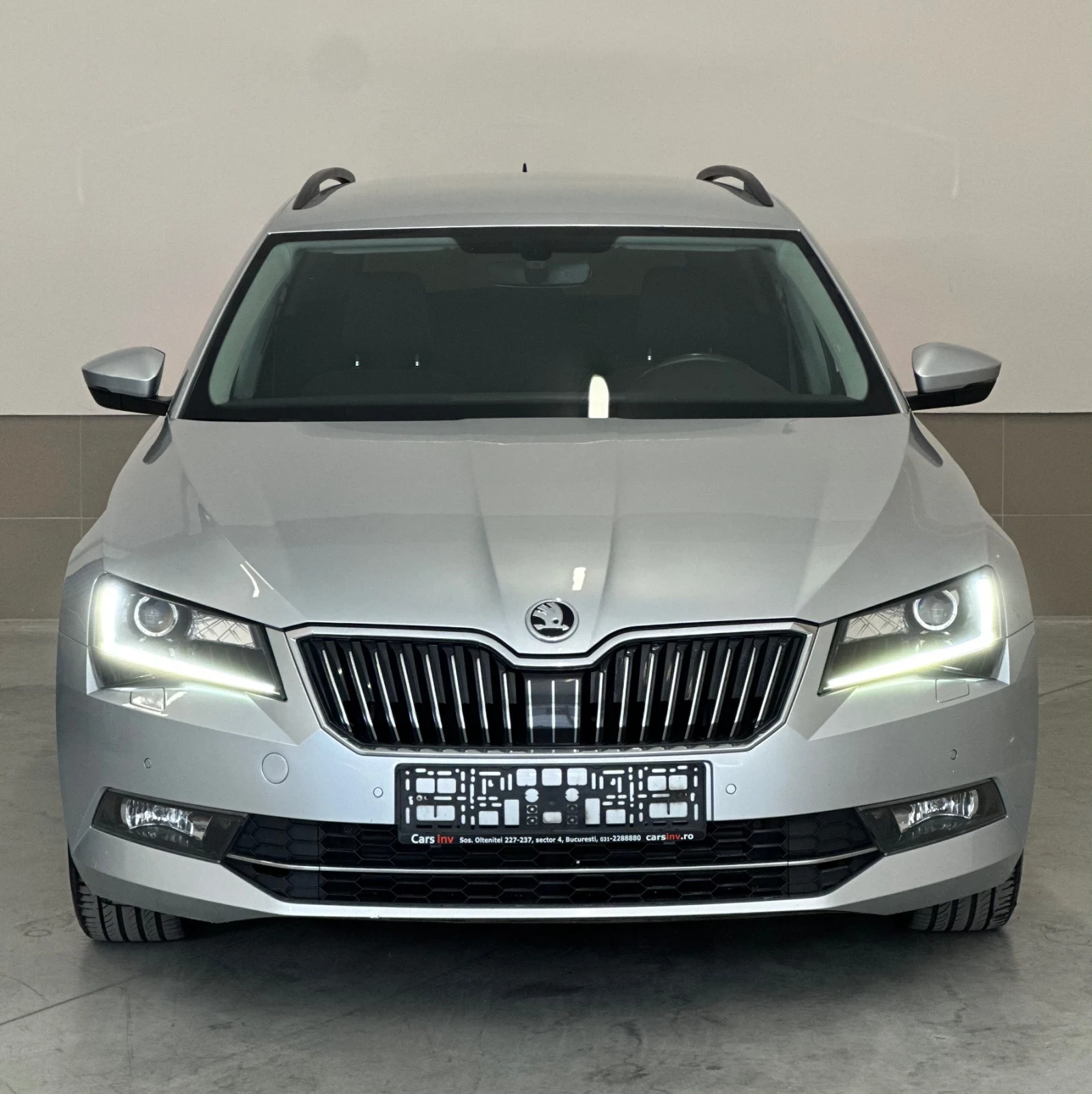 Skoda Superb 2.00D/4x4/MATRIX/РЪЧКА/История в Skoda/ЗА ЦЕНИТЕЛИ