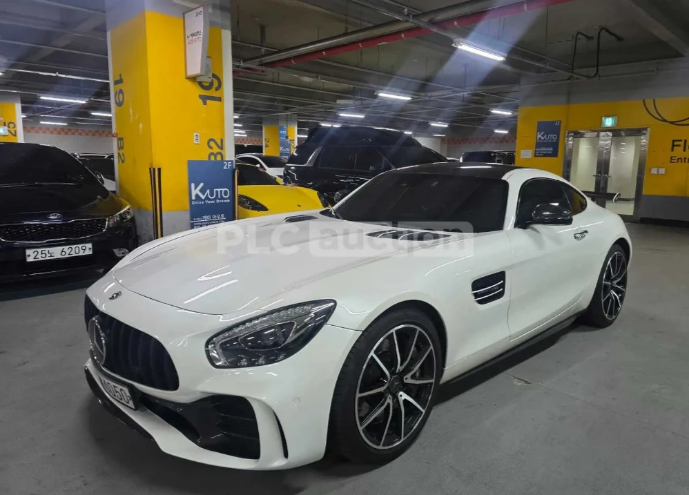 Mercedes-Benz GTS BUCKET SEATS