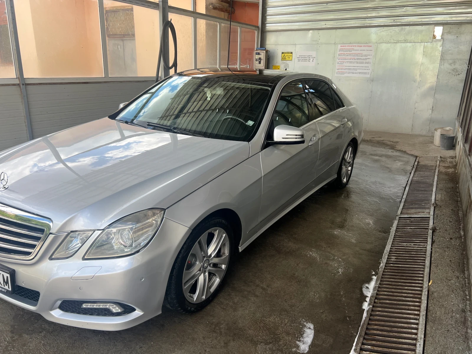 Mercedes-Benz E 220, снимка 6 - Автомобили и джипове - 55041154