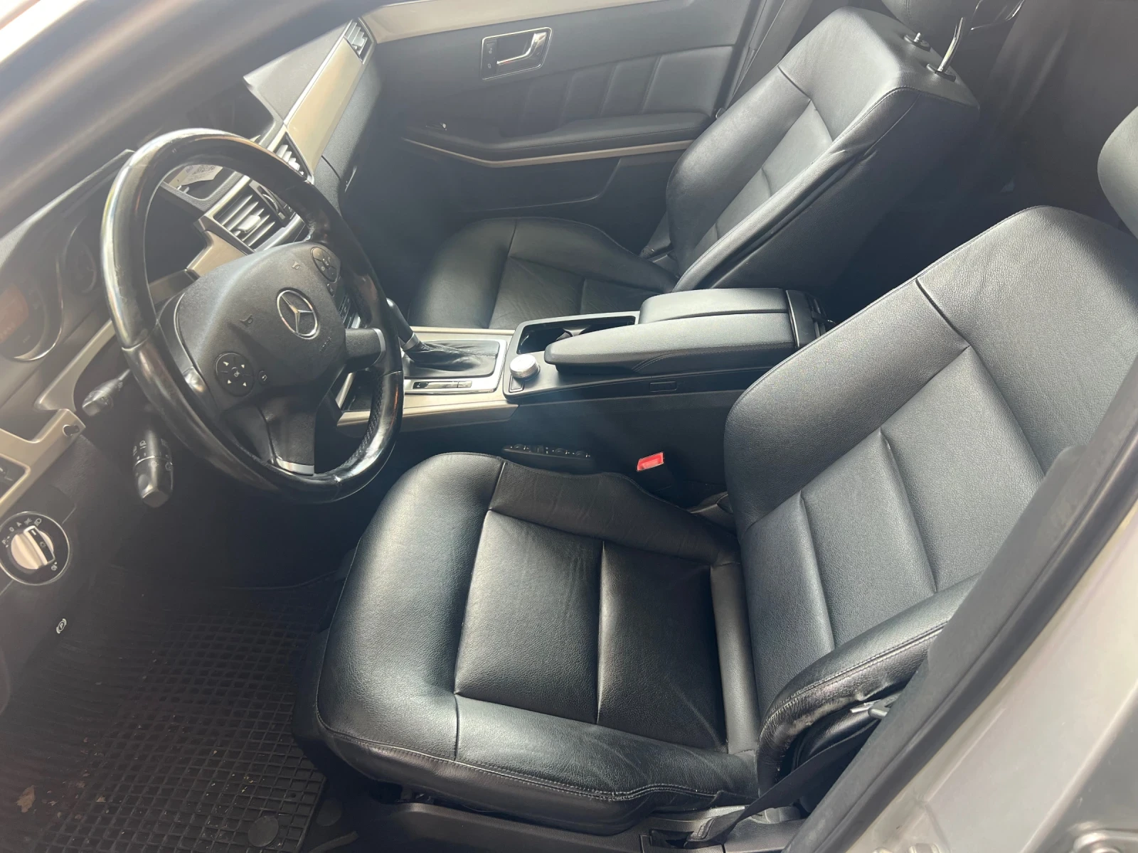 Mercedes-Benz E 220, снимка 12 - Автомобили и джипове - 55041154