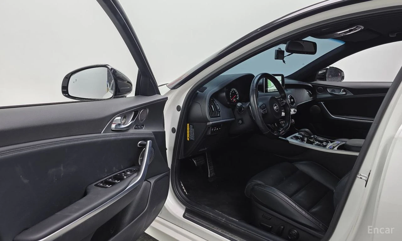 Kia Stinger 3.3* TURBO* ПОДГРЕВ* ОБДУХВАНЕ* ХЕДЪП* LANE* ASSIS, снимка 5 - Автомобили и джипове - 55421231