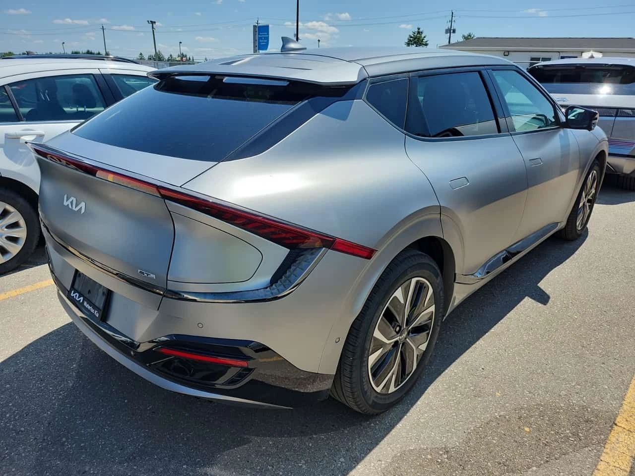 Kia EV6  Long Range W/gt line Pkg 1 / АВТОКРЕДИТ/CARFAX, снимка 2 - Автомобили и джипове - 55544321