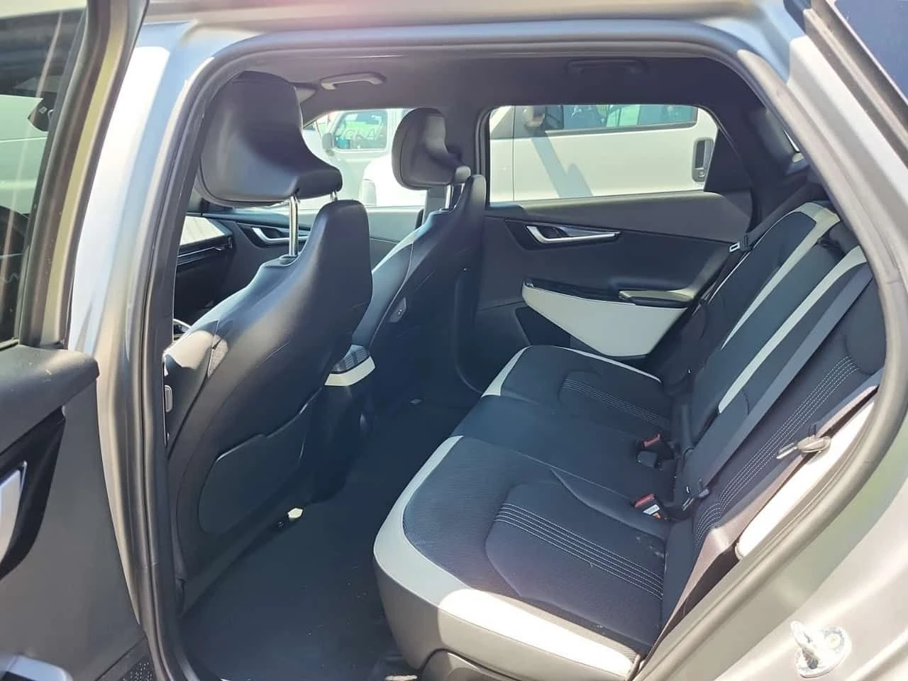 Kia EV6  Long Range W/gt line Pkg 1 / АВТОКРЕДИТ/CARFAX, снимка 12 - Автомобили и джипове - 55544321