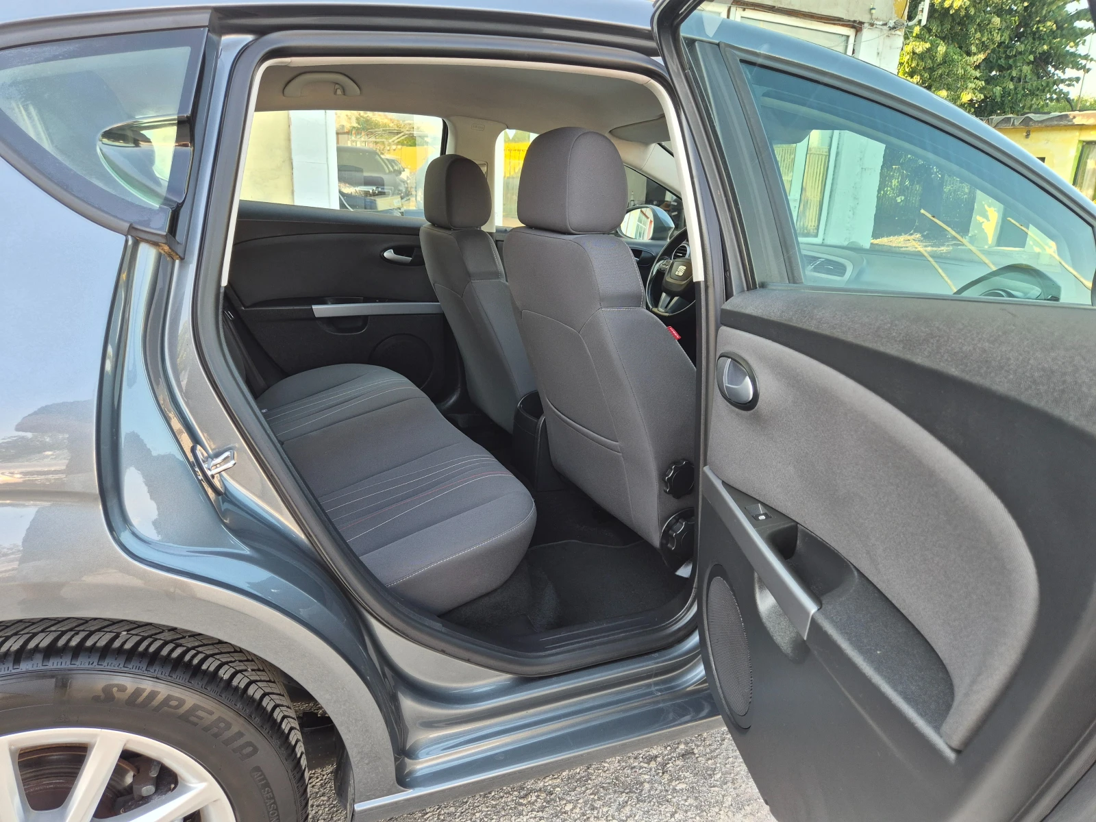Seat Leon 1.6TDI NAVI KLIMA ITALY, снимка 10 - Автомобили и джипове - 55578831