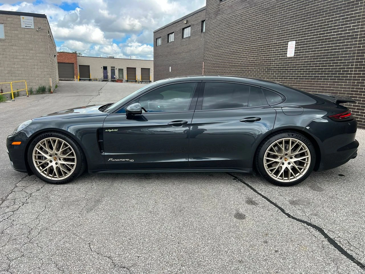Porsche Panamera 4, снимка 2 - Автомобили и джипове - 55728814