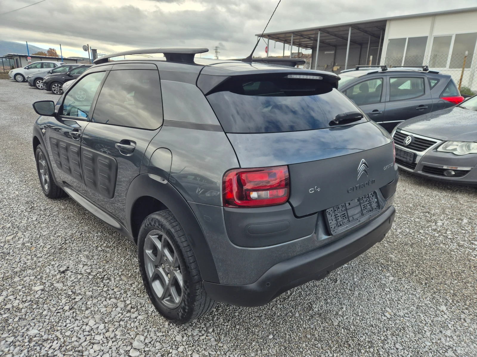 Citroen C4 Cactus 1.6 HDI  Automatik, снимка 3 - Автомобили и джипове - 56632044