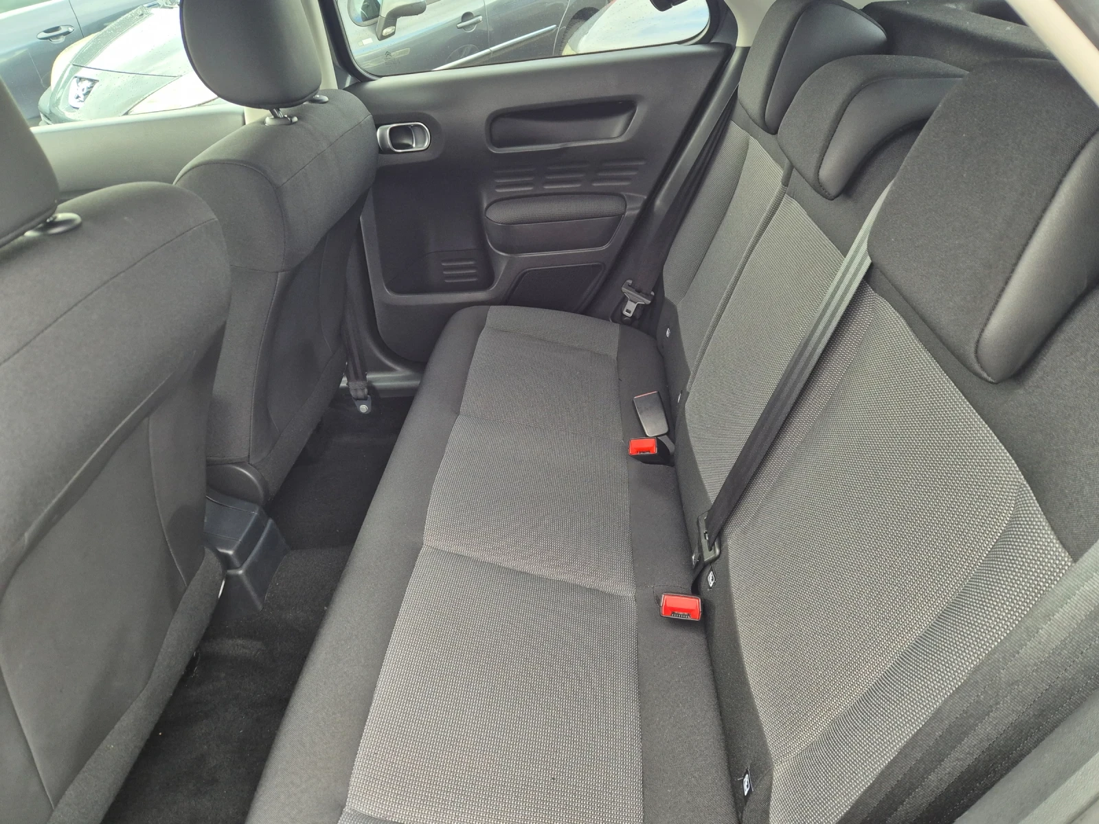 Citroen C4 Cactus 1.6 HDI  Automatik, снимка 7 - Автомобили и джипове - 56632044