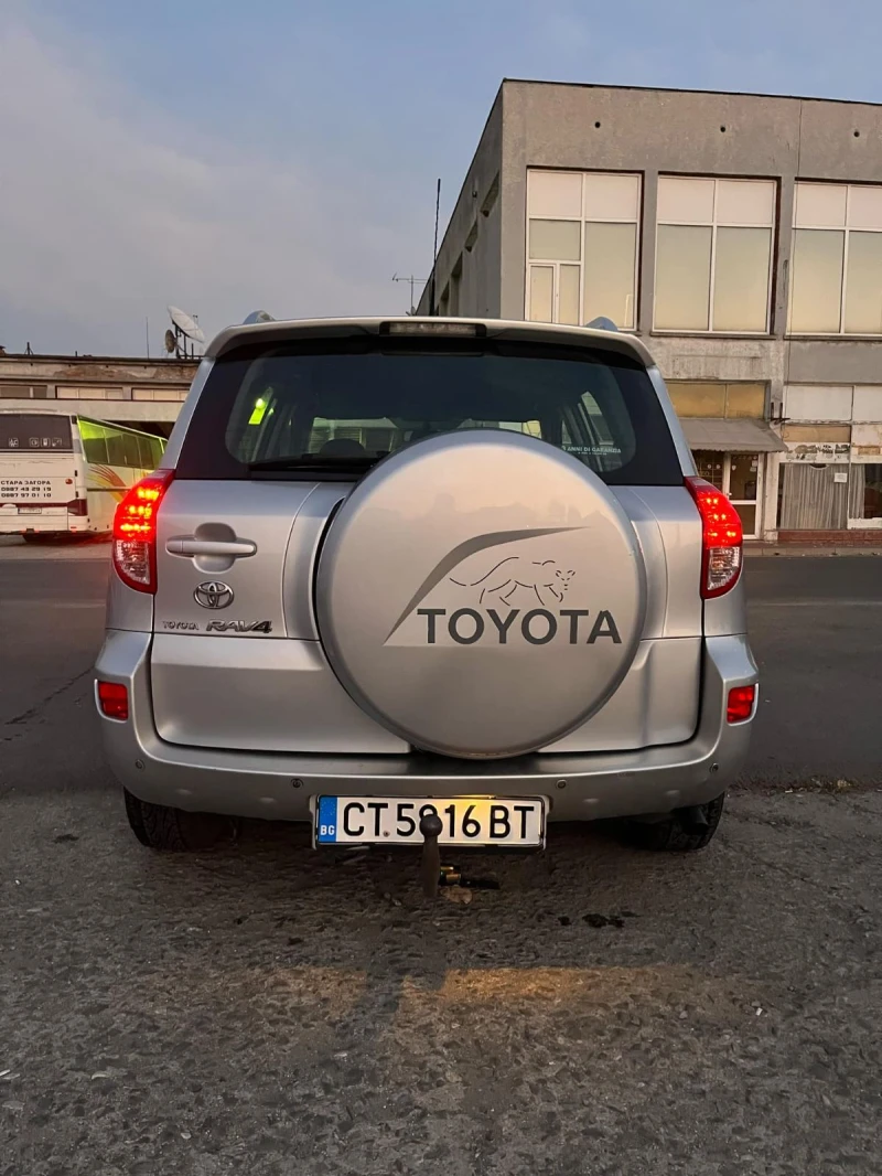 Toyota Rav4, снимка 9 - Автомобили и джипове - 47972138