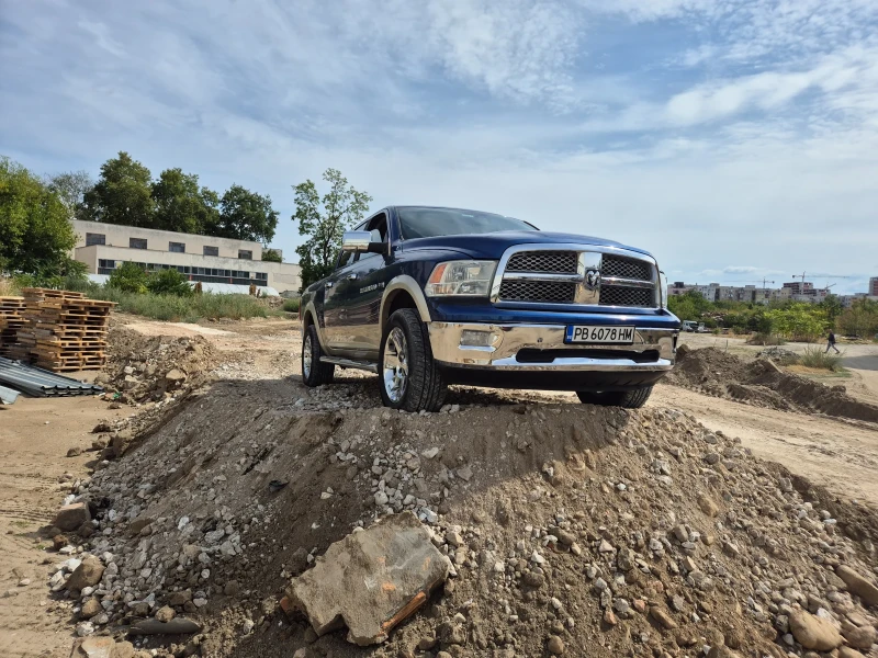 Dodge RAM 1500 Laramie 5.7 HEMI, снимка 9 - Автомобили и джипове - 48182541