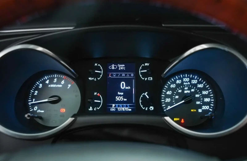 Toyota Sequoia 2018 Toyota Sequoia 4WD Platinum, снимка 10 - Автомобили и джипове - 52156011