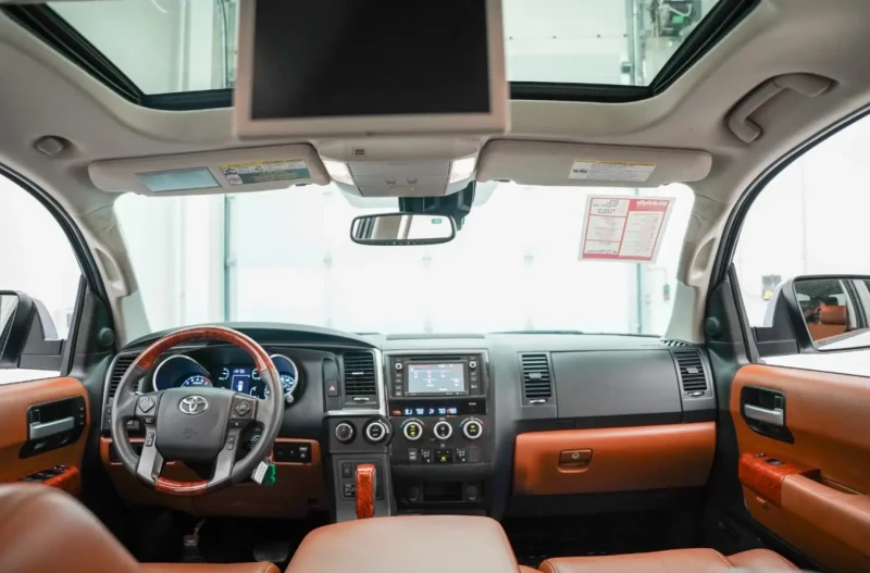 Toyota Sequoia 2018 Toyota Sequoia 4WD Platinum, снимка 9 - Автомобили и джипове - 52156011