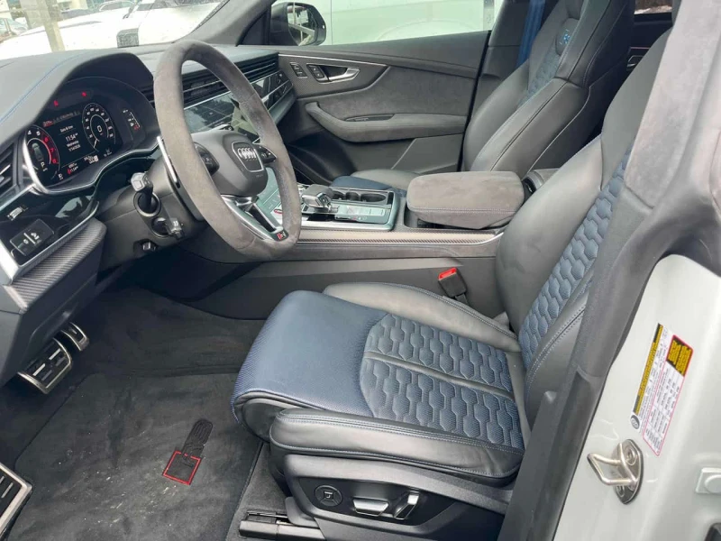 Audi RSQ8 * performance * Bang & Olufsen* PANO* KEYLESS* ПОД, снимка 5 - Автомобили и джипове - 53534339