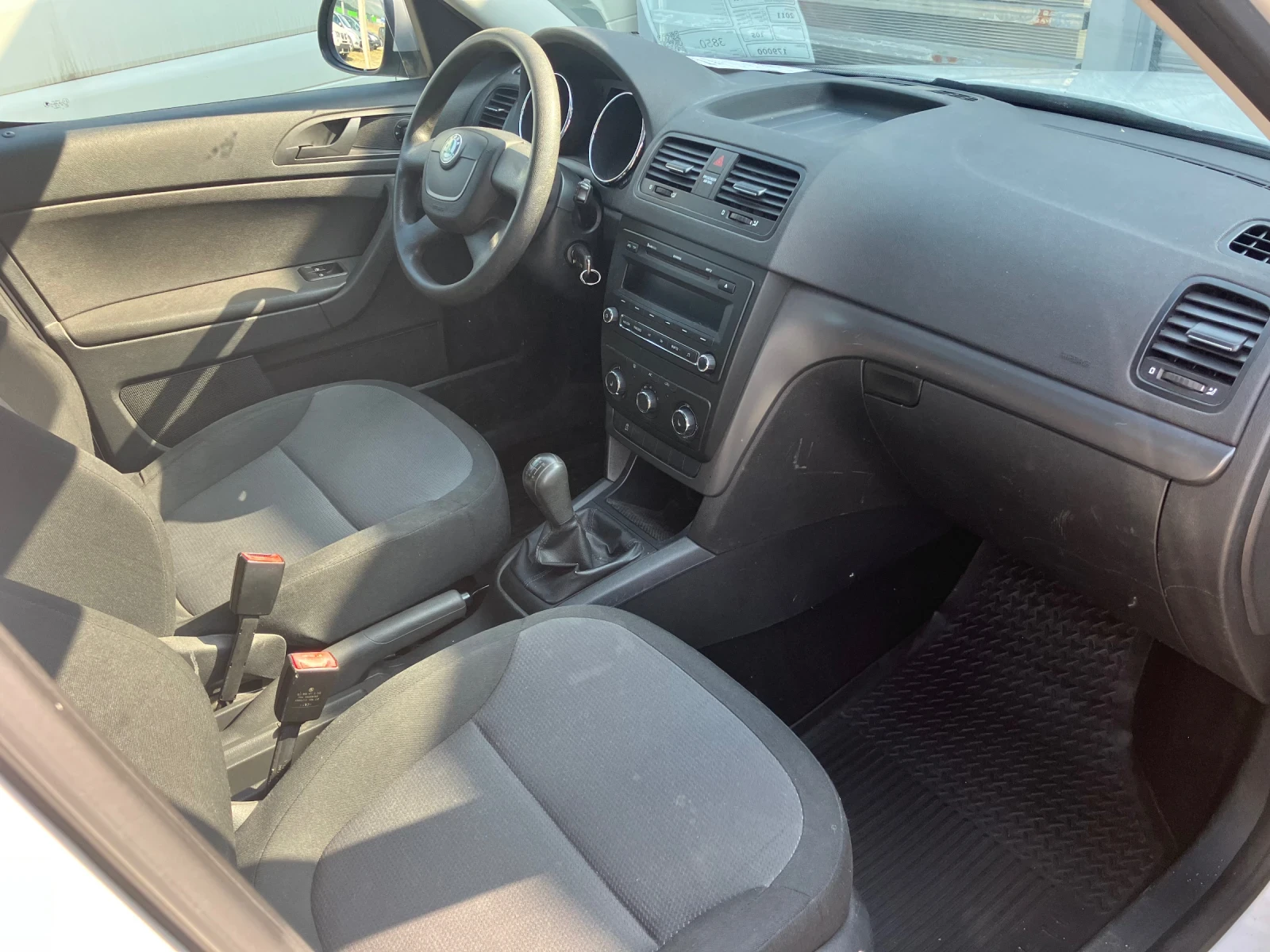 Skoda Yeti 1.2 T, снимка 9 - Автомобили и джипове - 47004256