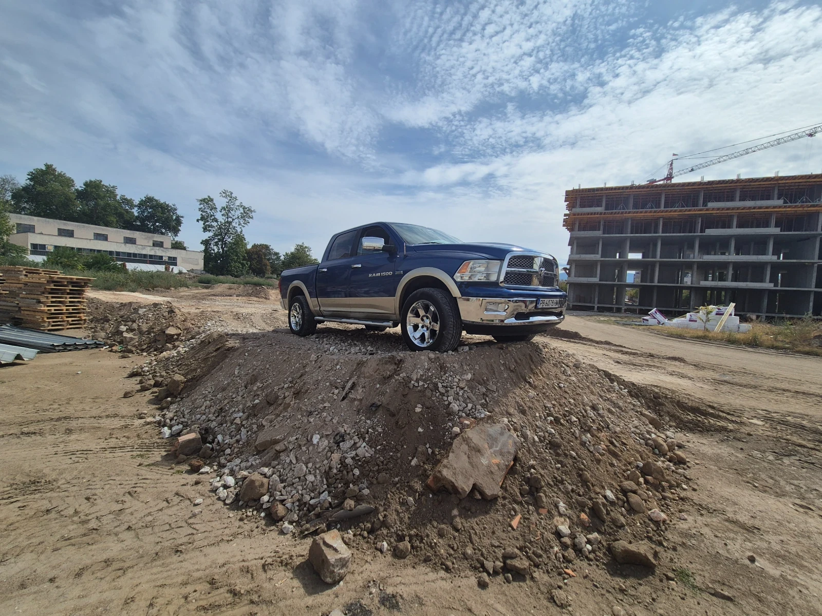 Dodge RAM 1500 Laramie 5.7 HEMI - изображение 5