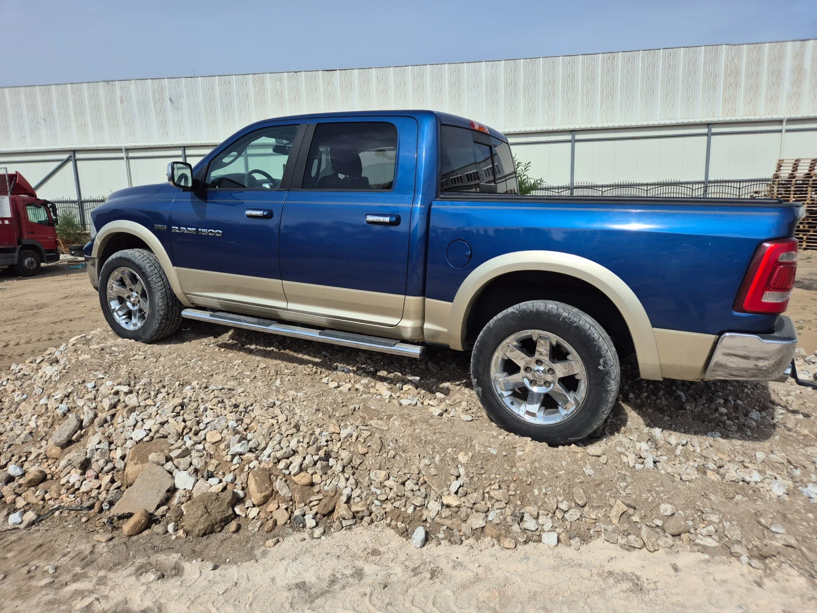 Dodge RAM 1500 Laramie 5.7 HEMI - изображение 10