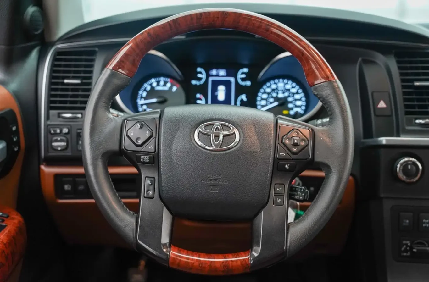 Toyota Sequoia 2018 Toyota Sequoia 4WD Platinum - изображение 8