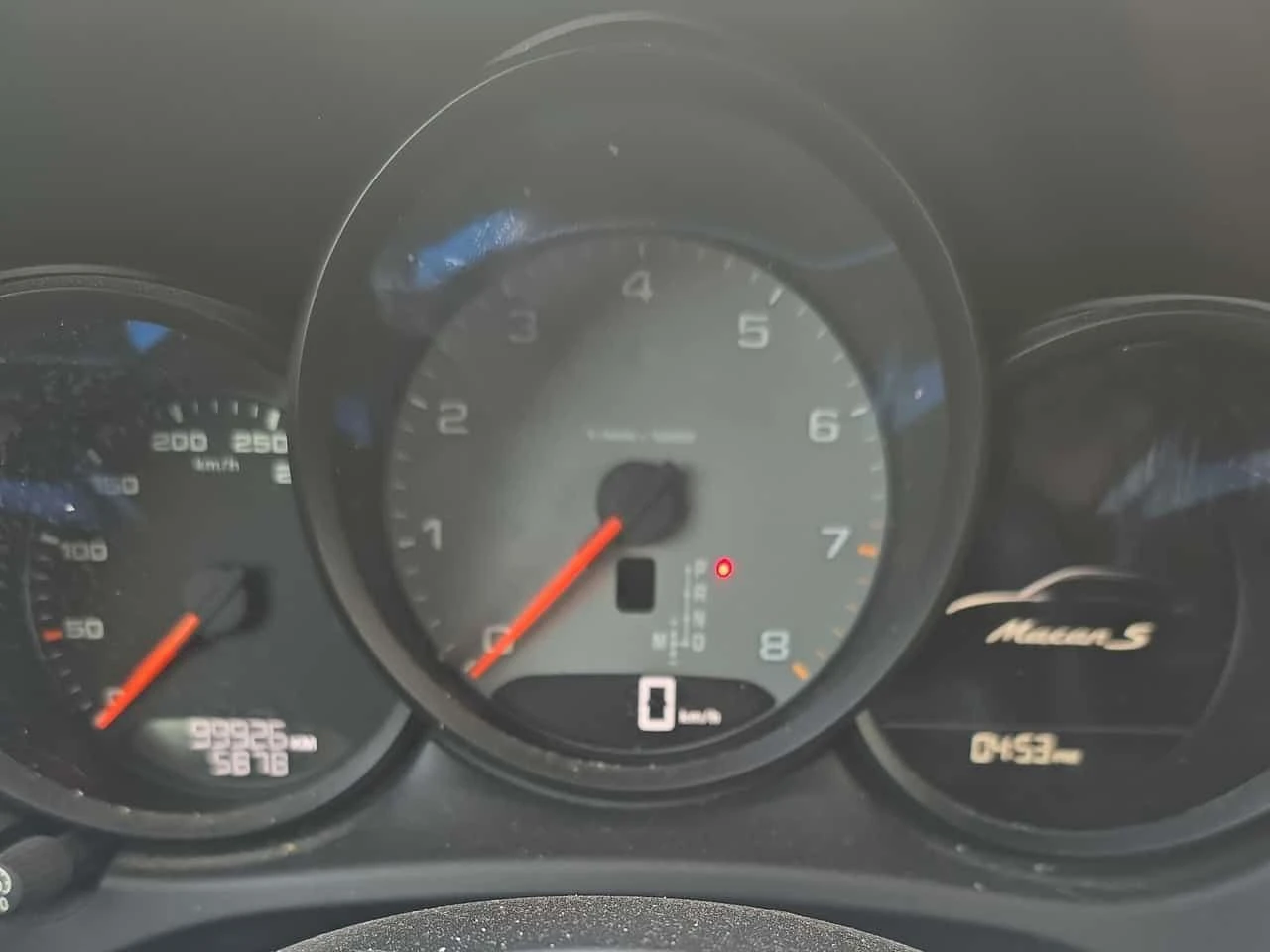 Porsche Macan * S * БЕЗ ЗАБЕЛЕЖКИ* ПОДГРЕВИ* KEYLESS* , снимка 7 - Автомобили и джипове - 53760454