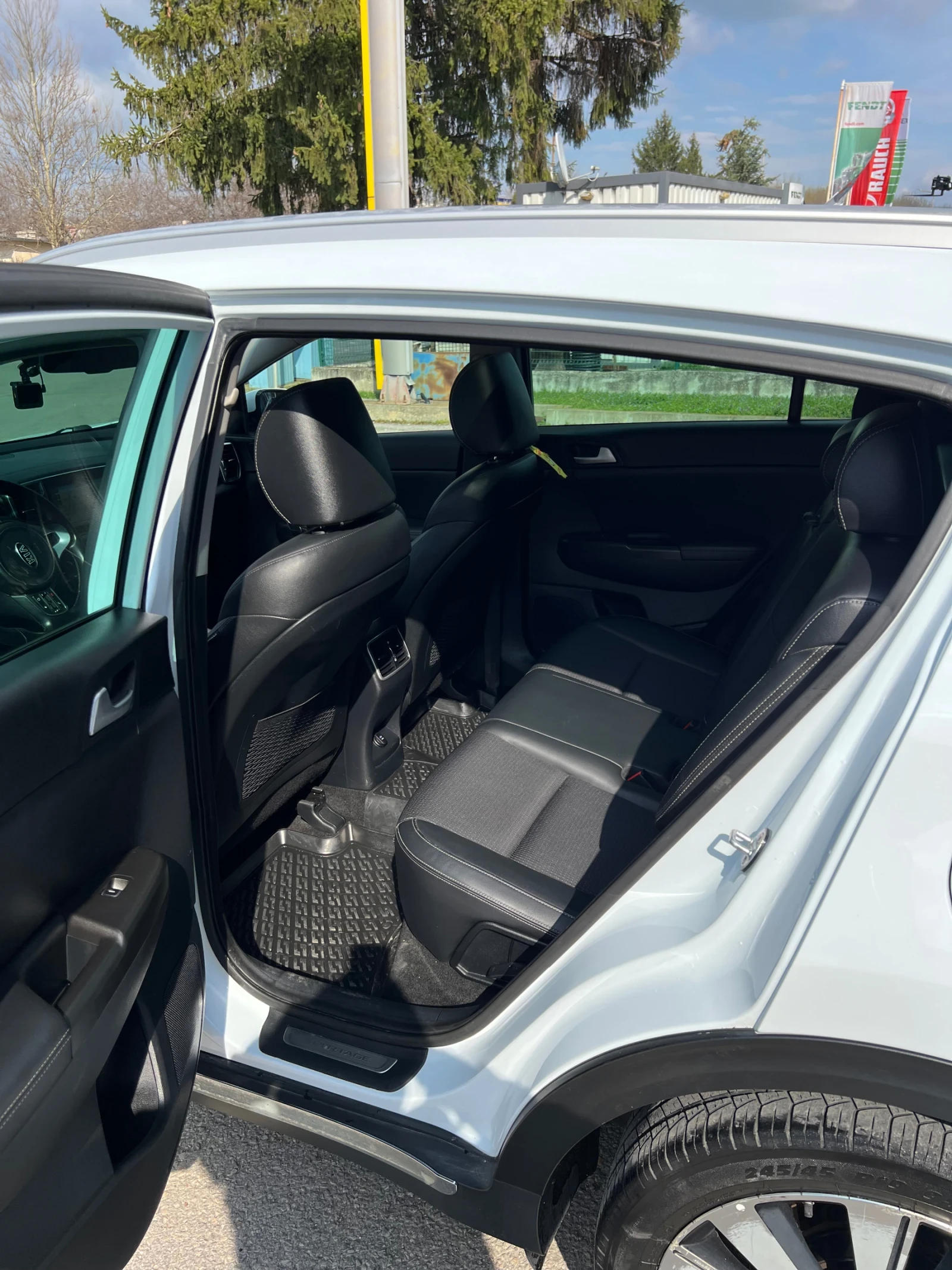 Kia Sportage 2.0 136 2WD, снимка 6 - Автомобили и джипове - 54099201