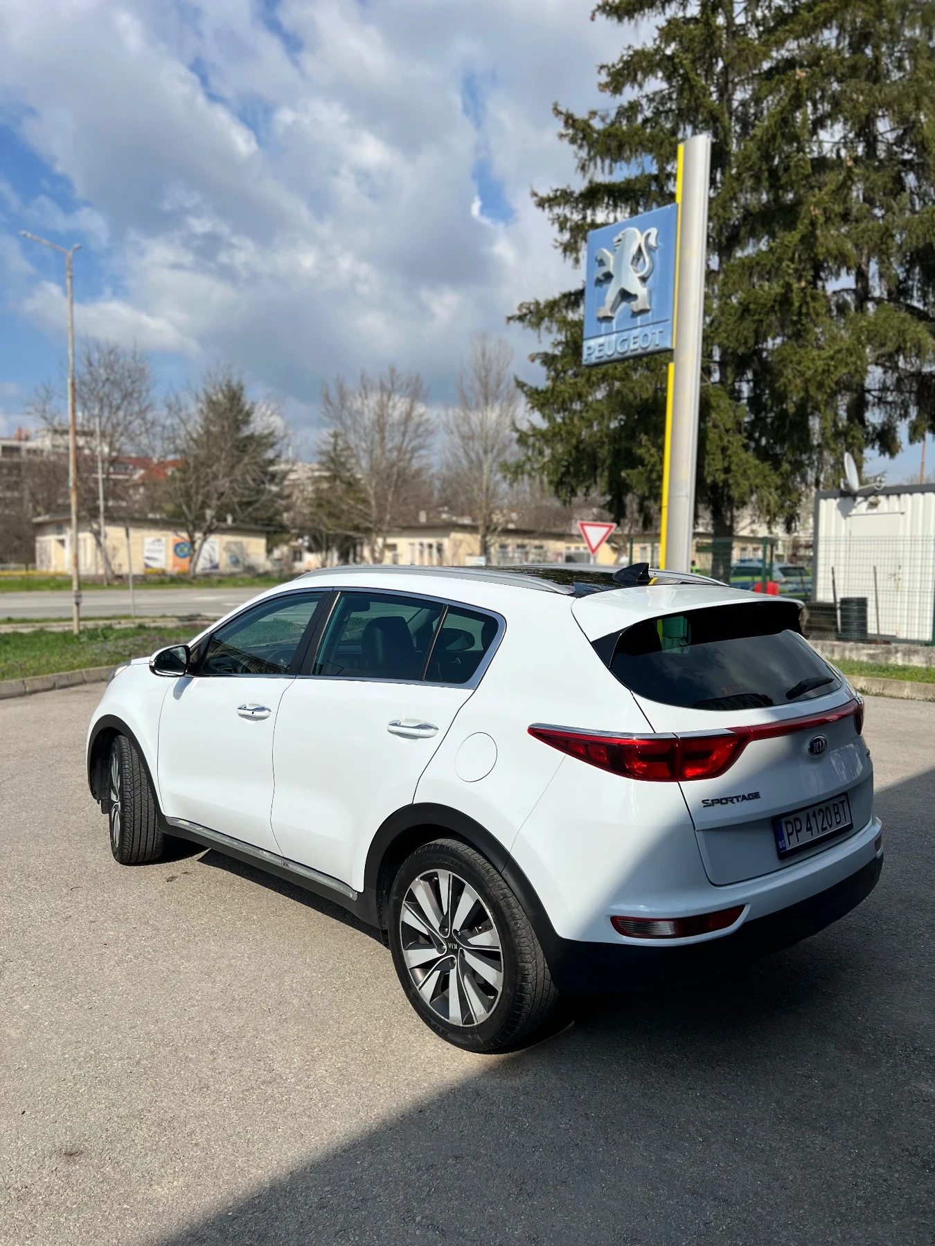 Kia Sportage 2.0 136 2WD, снимка 4 - Автомобили и джипове - 54099201