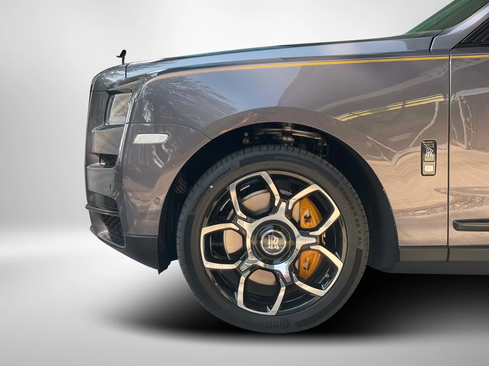 Rolls-Royce Cullinan Black Badge Shooting Star Bespoke, снимка 4 - Автомобили и джипове - 54667900