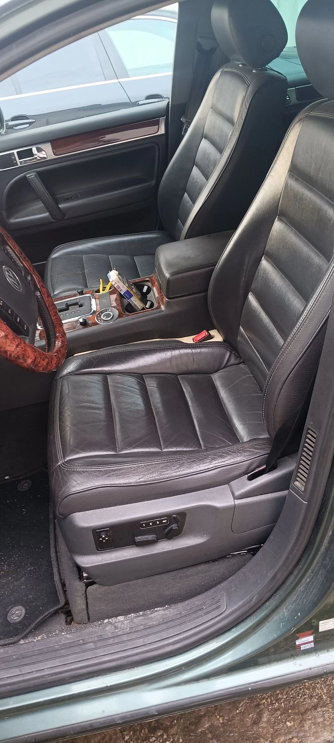 VW Touareg, снимка 6 - Автомобили и джипове - 54810335