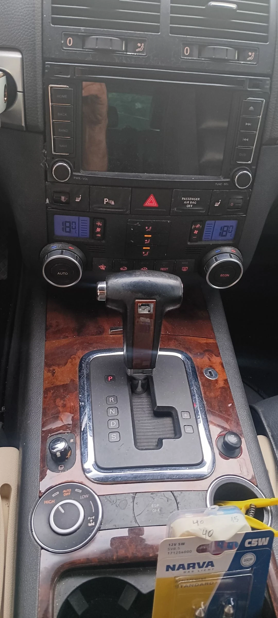 VW Touareg, снимка 10 - Автомобили и джипове - 54810335